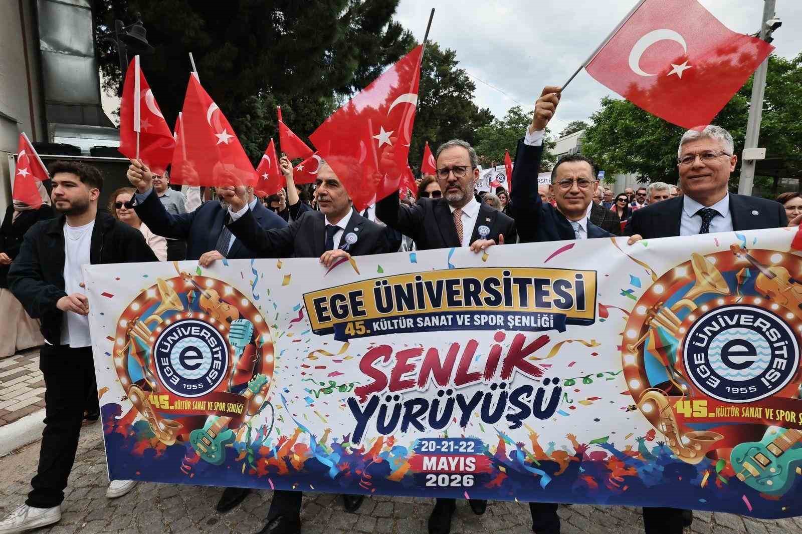 Kasapoğlu: "İzmir ve Ege Üniversitesi, birbirini besleyen, birbirini büyüten iki dev marka"