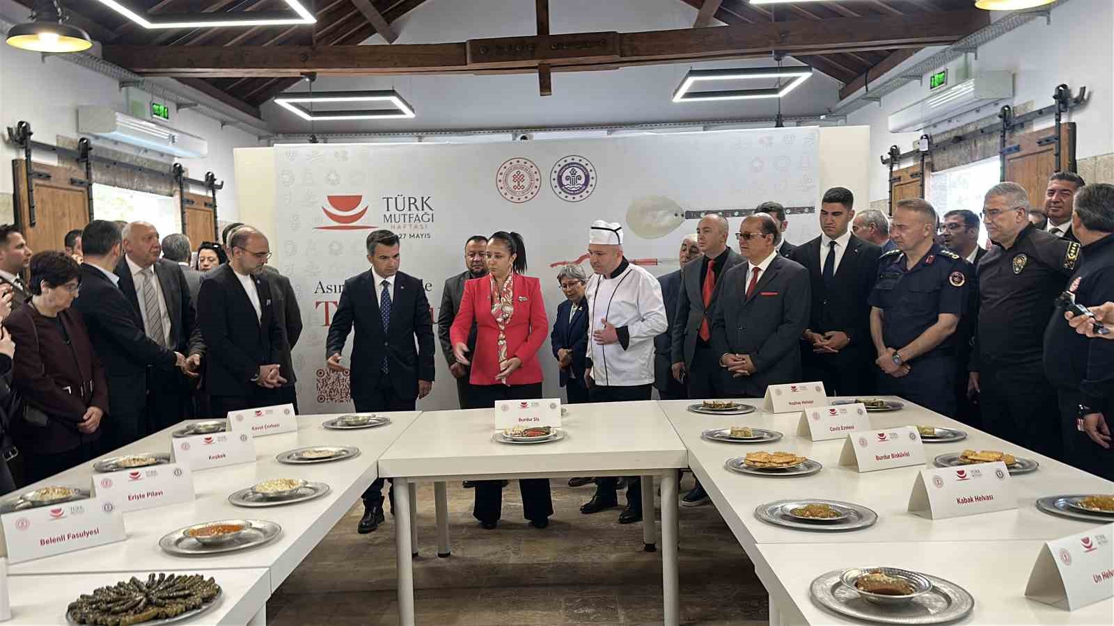 Burdur&rsquo;da T&uuml;rk Mutfağı Haftası&rsquo;nda y&ouml;resel lezzetler tanıtıldı
