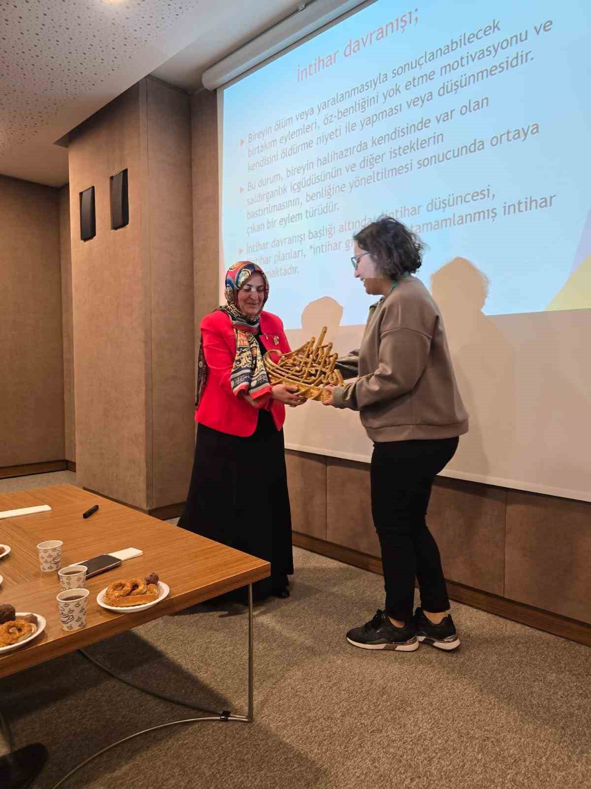 Elazığ’da sağlık çalışanların seminer verildi
