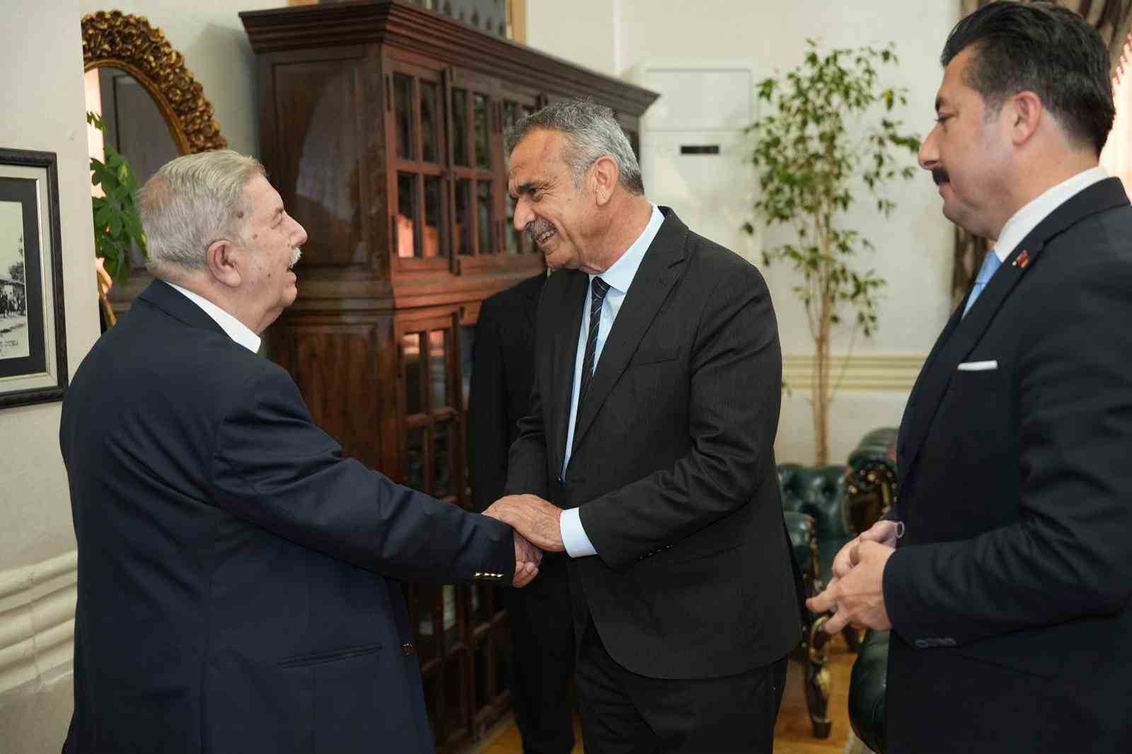 Başkanlık makamında duygusal buluşma
