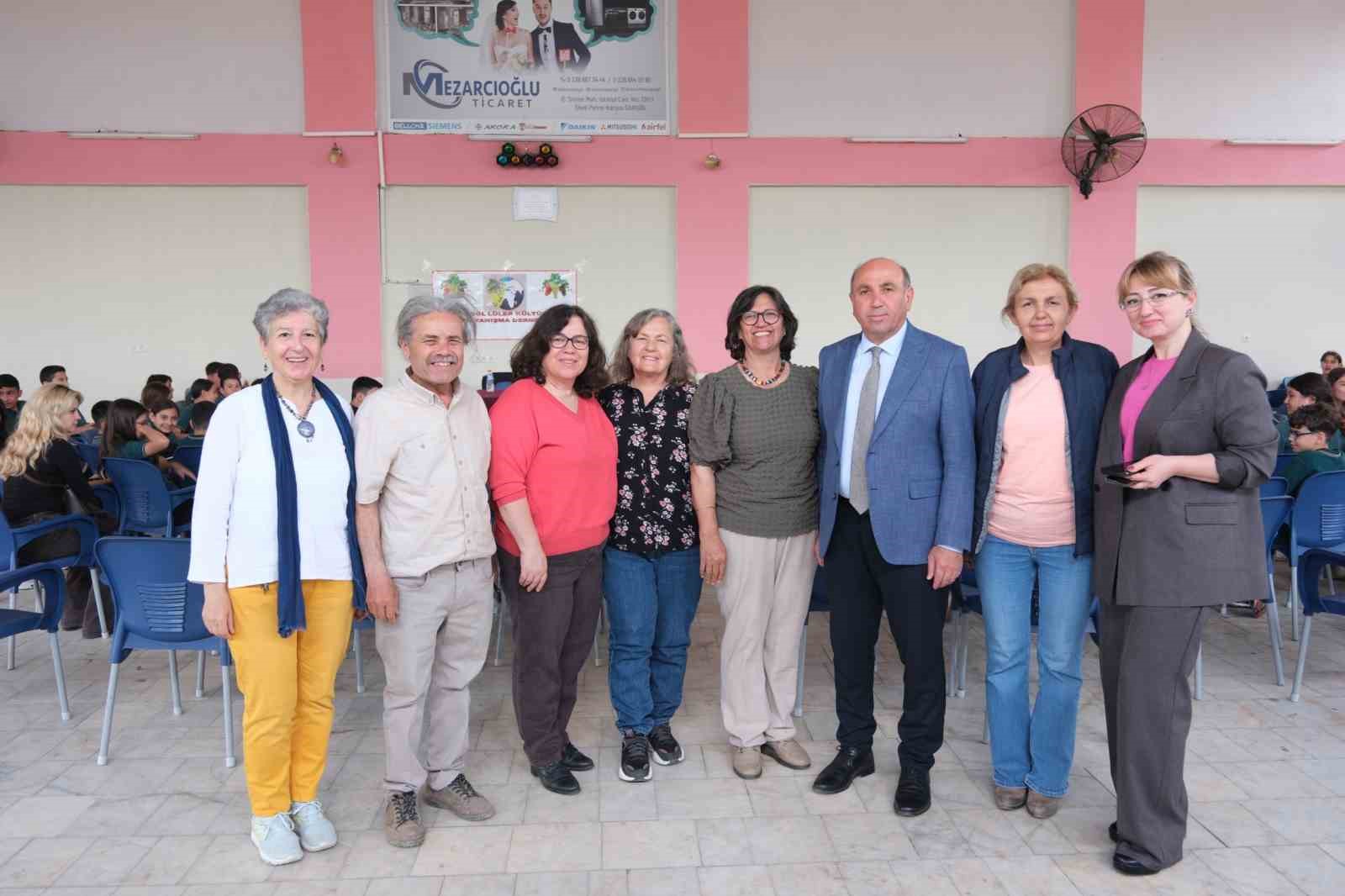 Koca Seyit&rsquo;in yazarı &ouml;ğrencilerle buluştu
