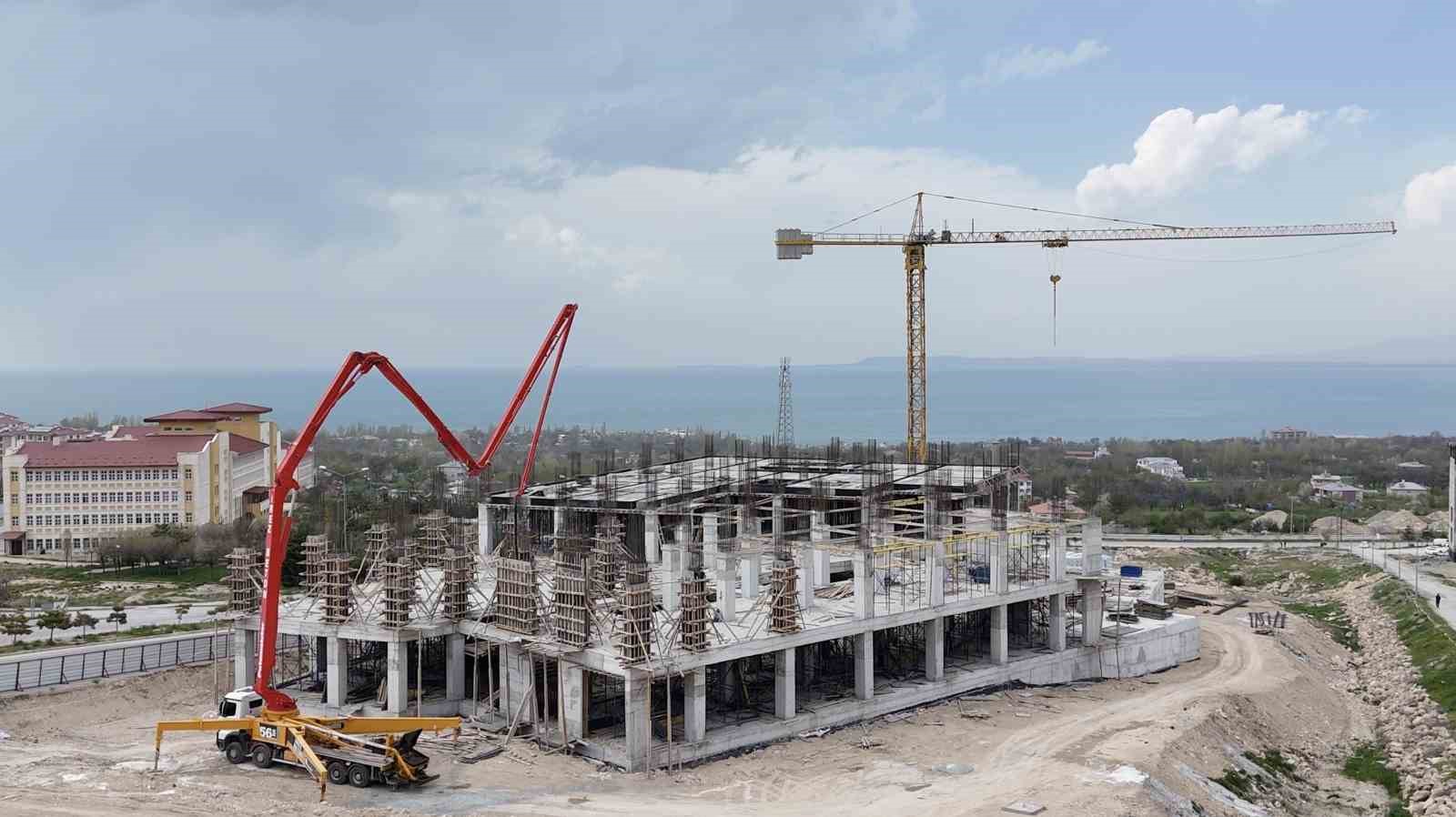 Van’da ağız ve diş sağlığı yatırımları güçlenerek devam ediyor