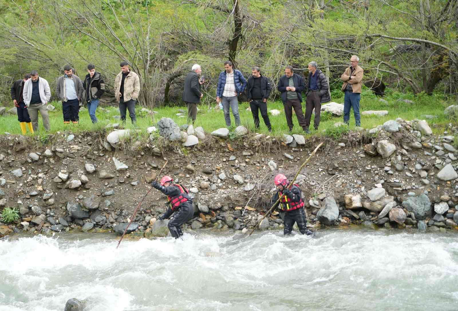 Muş’ta akıntıya kapılan kadını arama çalışmaları sürüyor