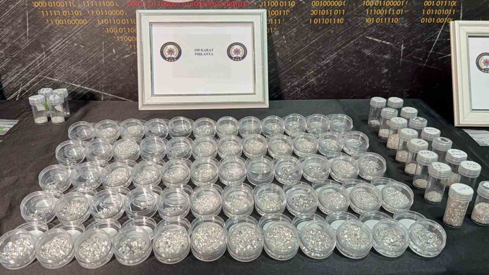 Pırlanta kaçakçılığında 38 kişi tutuklandı