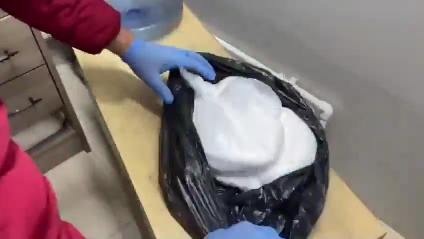 Bursa&rsquo;da jandarmadan uyuşturucu operasyonu: 2 kilo 355 gram metamfetamin ele ge&ccedil;irildi
