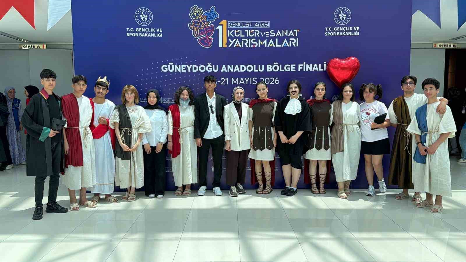 Sanatsever gen&ccedil;ler Adıyaman&rsquo;da buluştu
