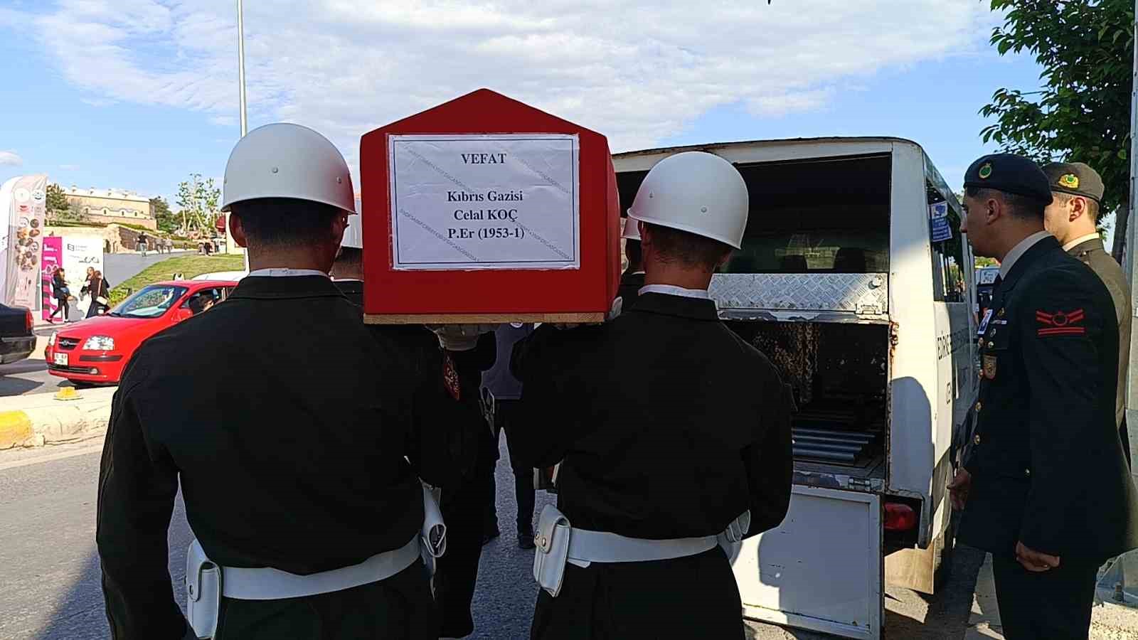 Edirne&rsquo;de Kıbrıs Gazisi Celal Ko&ccedil; son yolculuğuna uğurlandı
