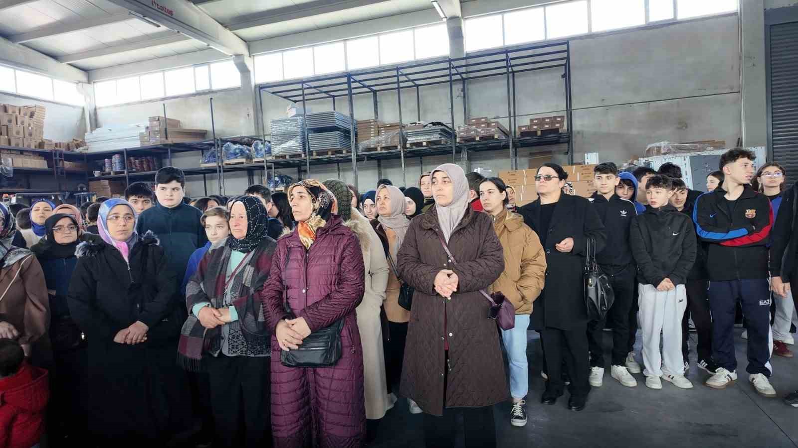 Bafra&rsquo;da &ouml;ğrenci ve veliler &uuml;retim alanlarını yerinde g&ouml;rd&uuml;
