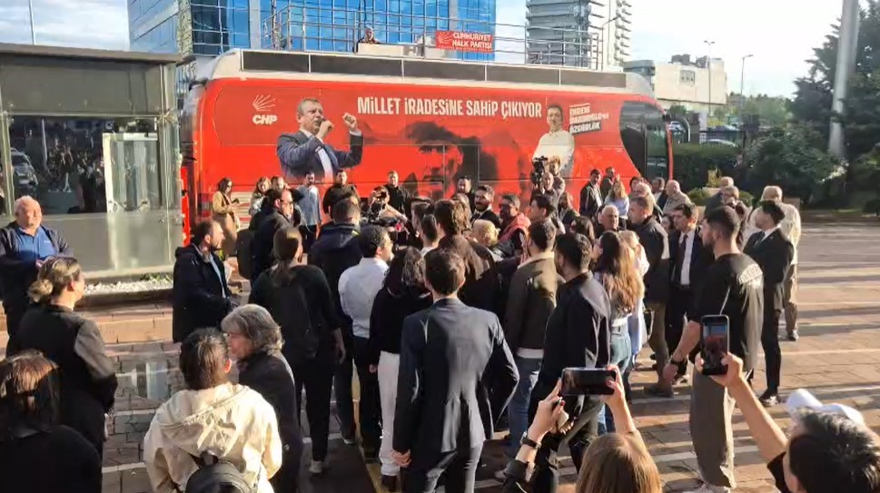 CHP Genel Merkezi önünde basın mensuplarına saldırı