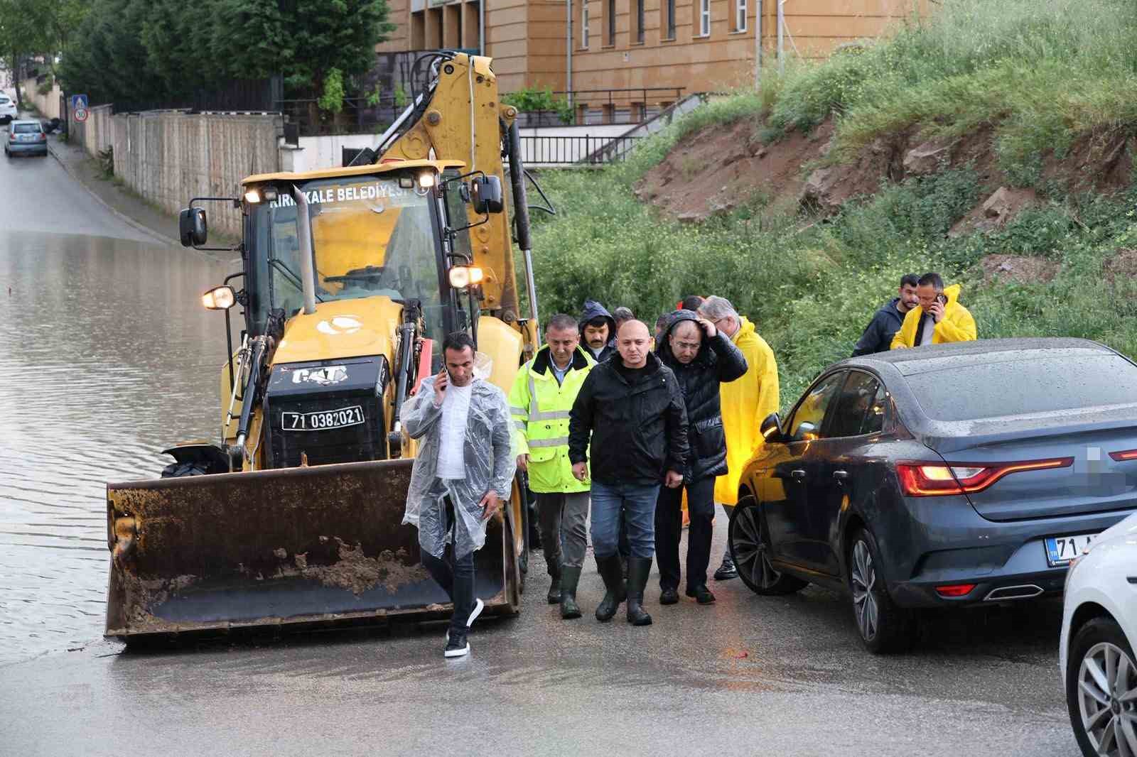 Kırıkkale Belediye Başkanı &Ouml;nal: "Su taşkınlarına karşı t&uuml;m imkanlarımızla sahadayız"
