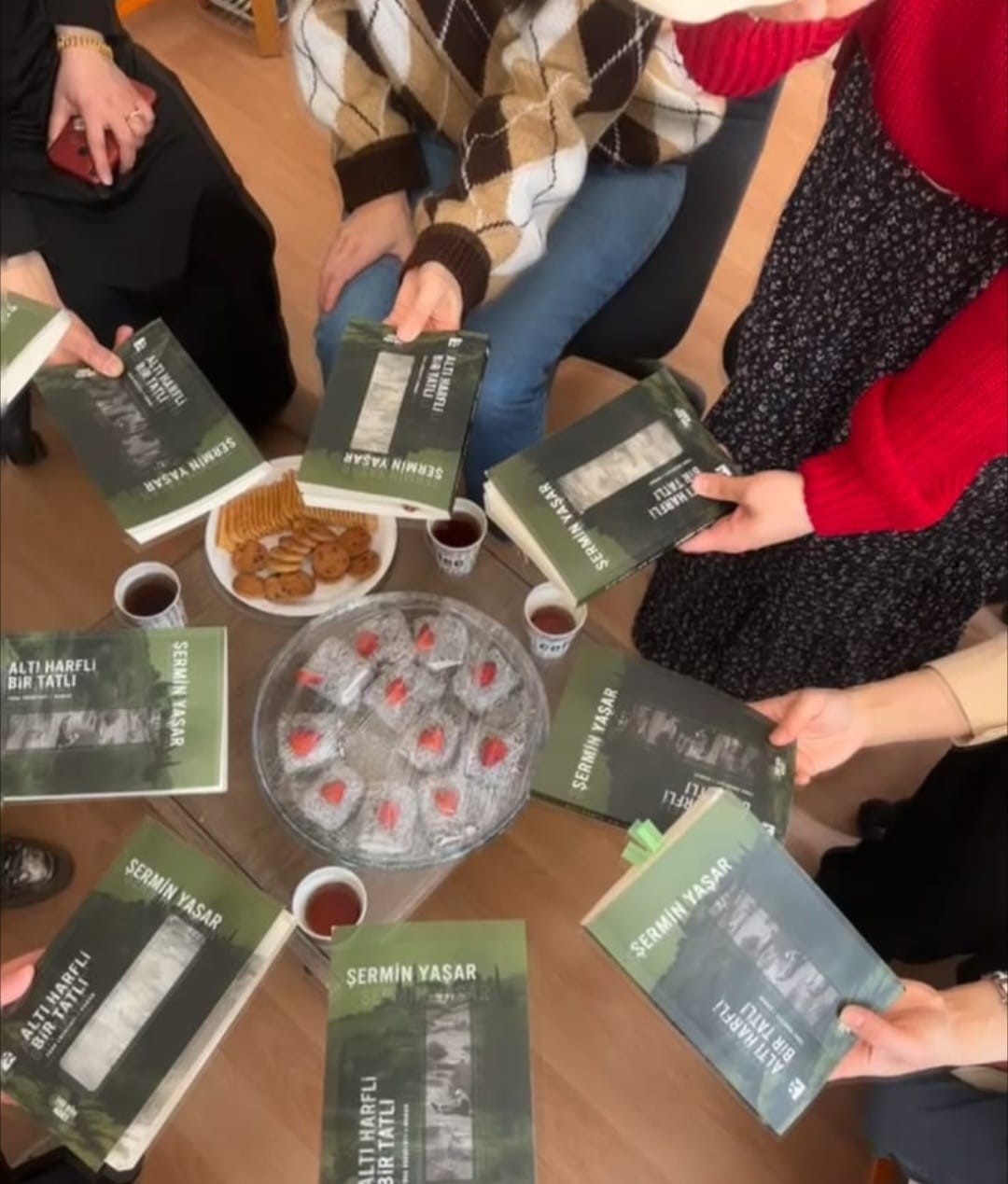 Başöğretmen İlkokulu’nda ailelerle kitap okuma etkinliği