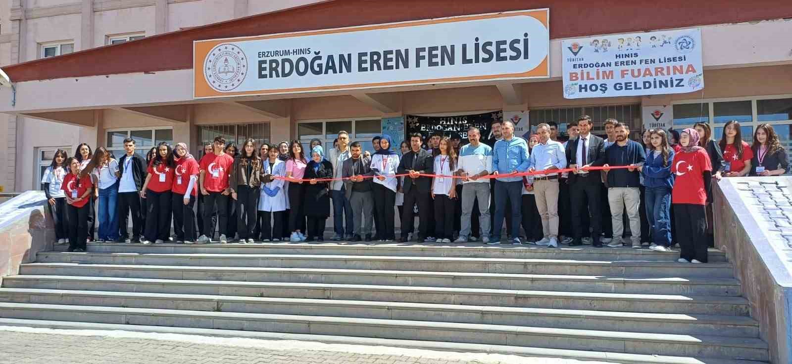 Gençlerin bilimsel projeleri görücüye çıktı
