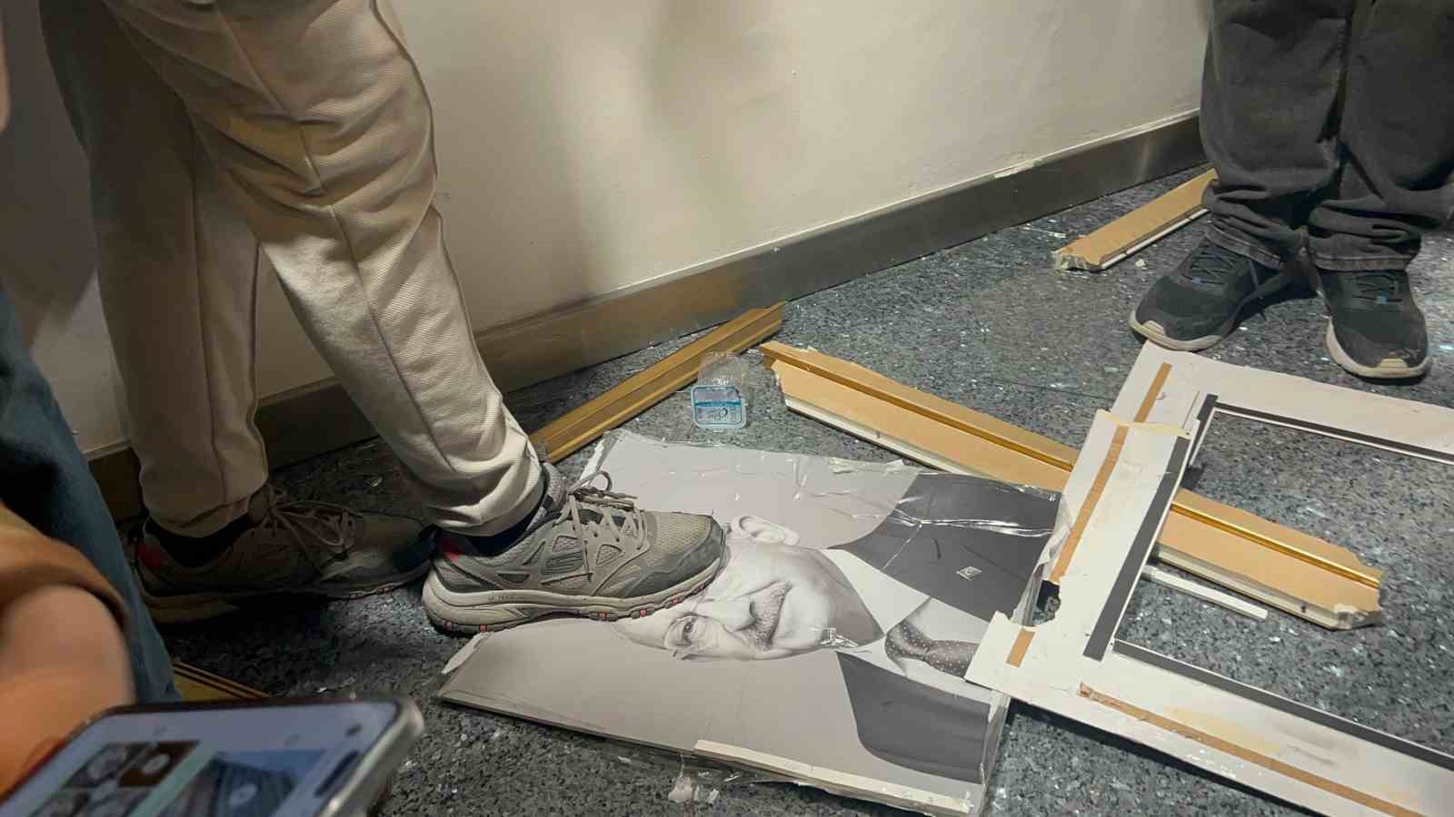 Kılıçdaroğlu’na büyük öfke: Partide asılı olan fotoğrafı ayaklar altında çiğnendi