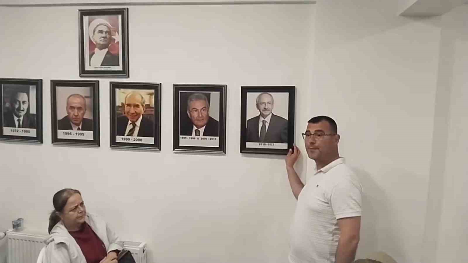 Edirne’de partililer CHP il binası önünde toplandı