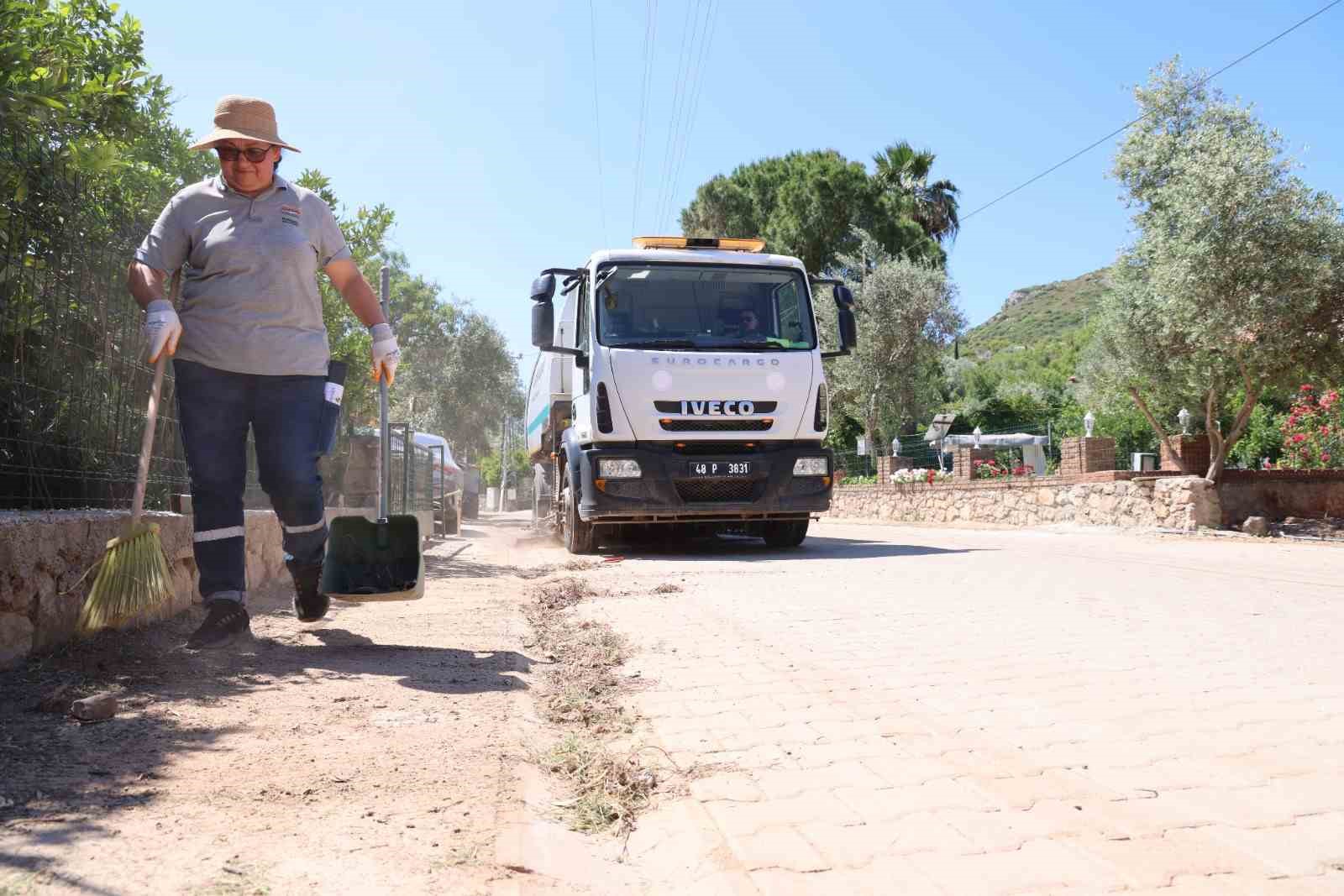 Marmaris Belediyesi&rsquo;nden sezon &ouml;ncesi temizlik
