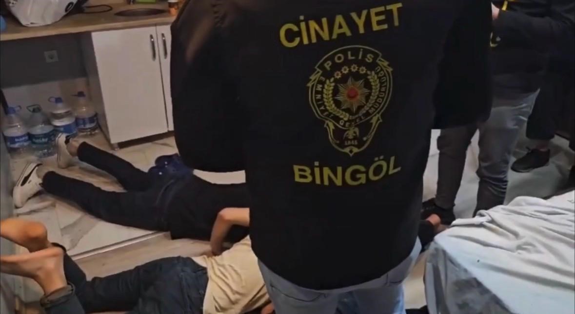Bing&ouml;l merkezli dolandırıcılık operasyonunda 6 ş&uuml;pheli yakalandı
