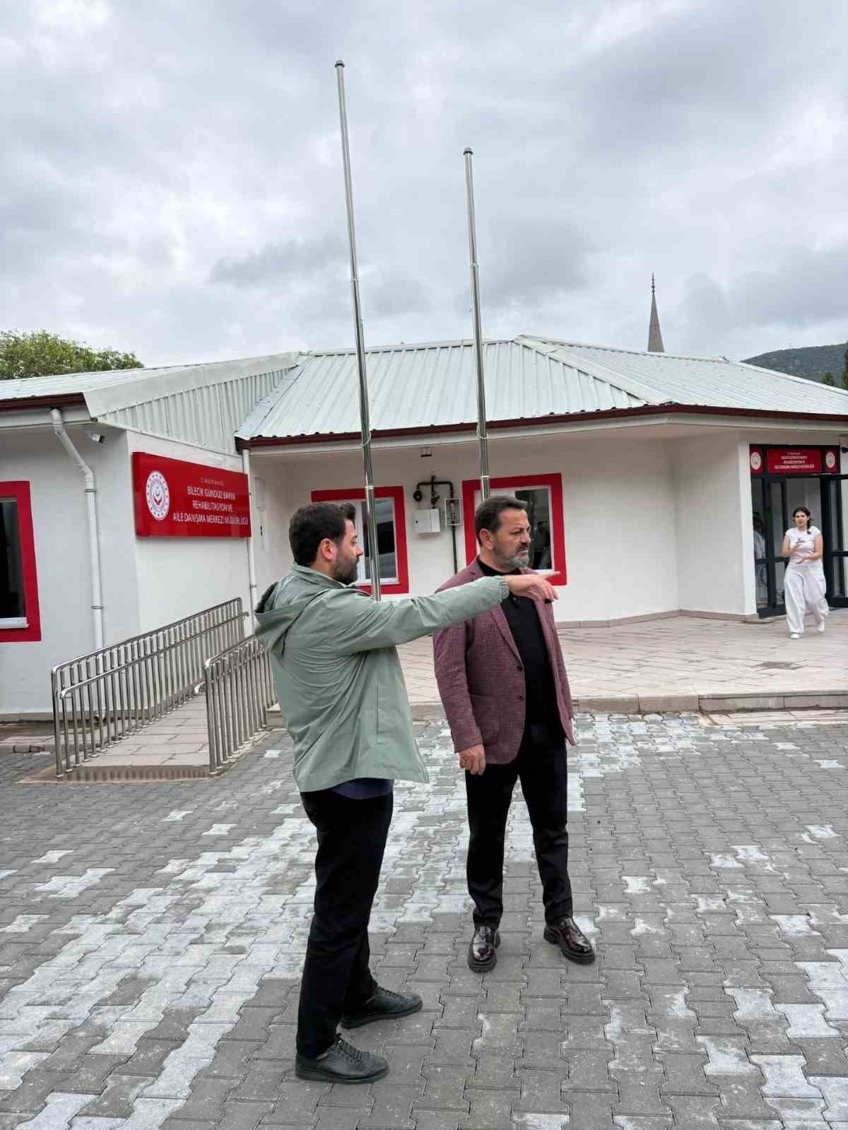 İl Müdürü İlhan, yeni hizmet binasında incelemelerde bulundu
