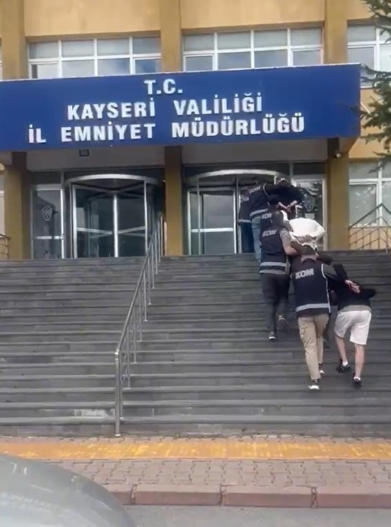 Kayseri merkezli 3 ilde su&ccedil; &ouml;rg&uuml;t&uuml;ne operasyon: 4 tutuklama
