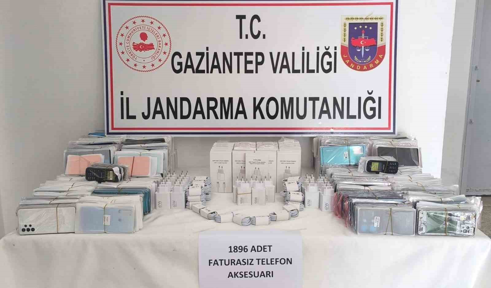Gaziantep&rsquo;te jandarmadan huzur-g&uuml;ven uygulaması: 673 aranan şahıs yakalandı
