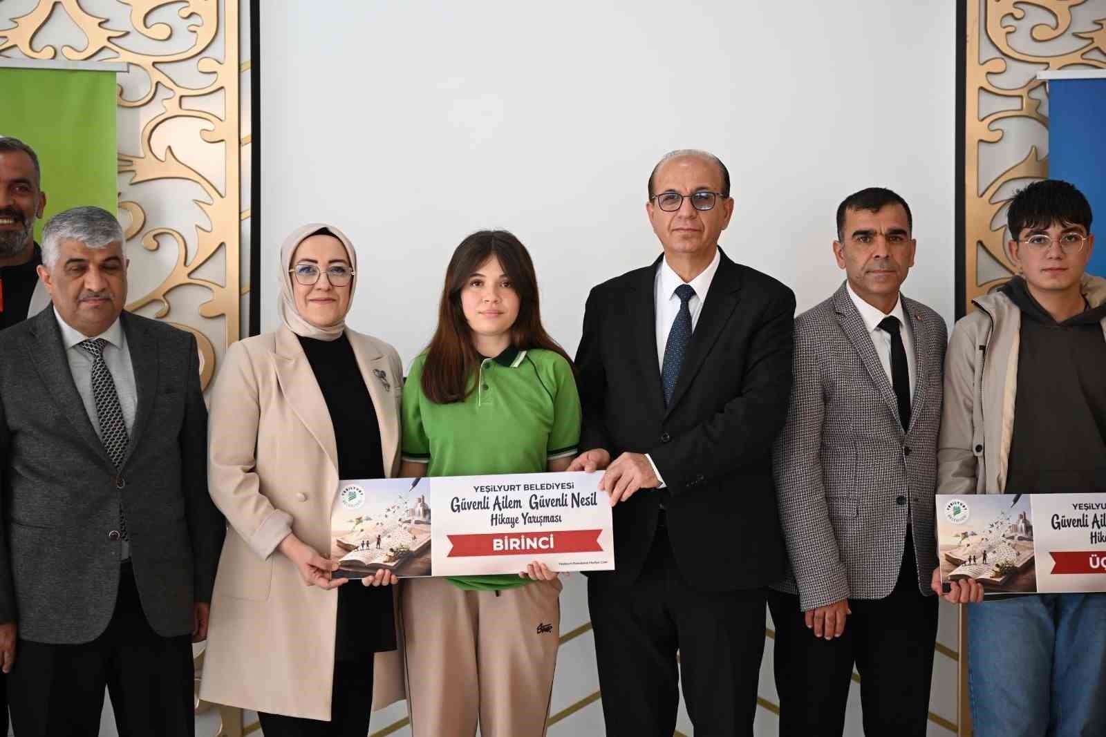 "G&uuml;venli Ailem, G&uuml;venli Nesil" hik&acirc;ye yarışmasında &ouml;d&uuml;ller sahiplerini buldu
