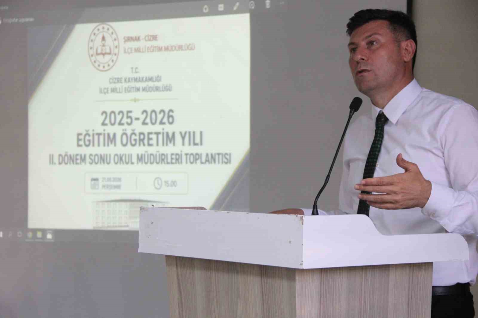 Cizre&rsquo;de okul m&uuml;d&uuml;rleri toplantısında eğitim masaya yatırıldı
