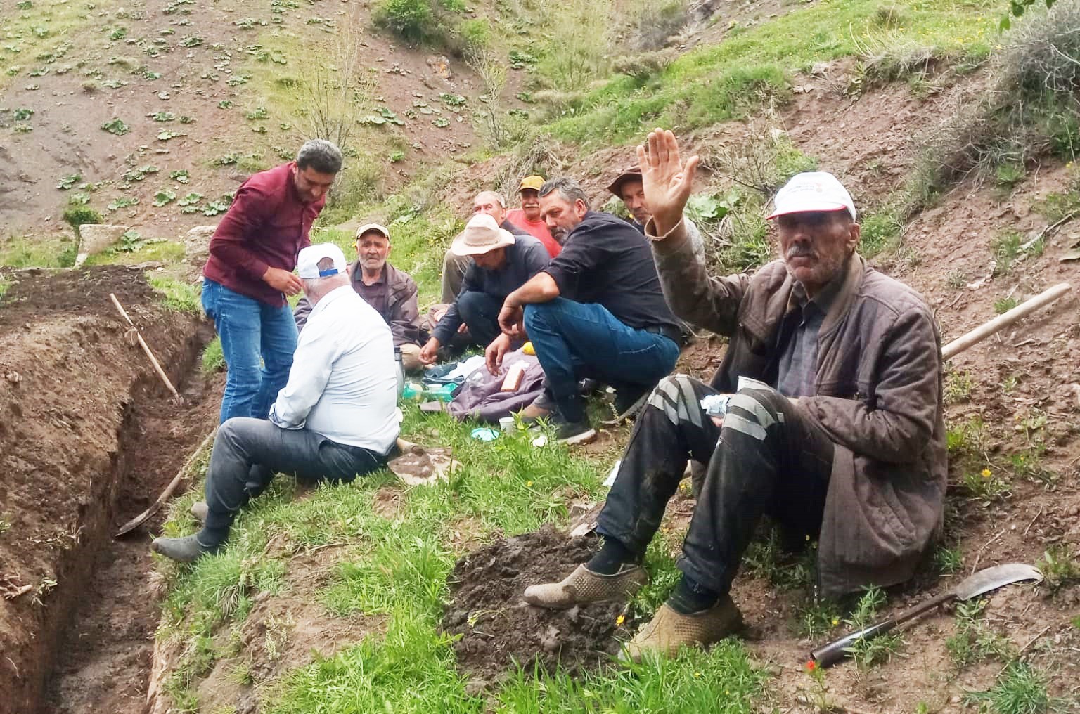 K&ouml;yl&uuml;lerden imece usul&uuml; su kanalı temizliği
