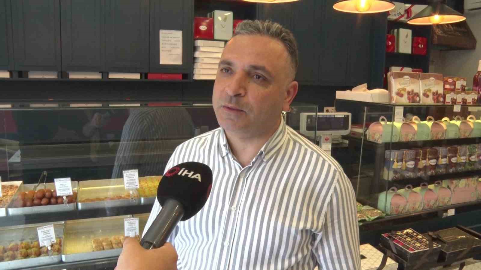 CHP &Uuml;sk&uuml;dar İl&ccedil;e Başkanı&rsquo;na selam vermeyen esnafa zabıta ekipleri ceza kesti
