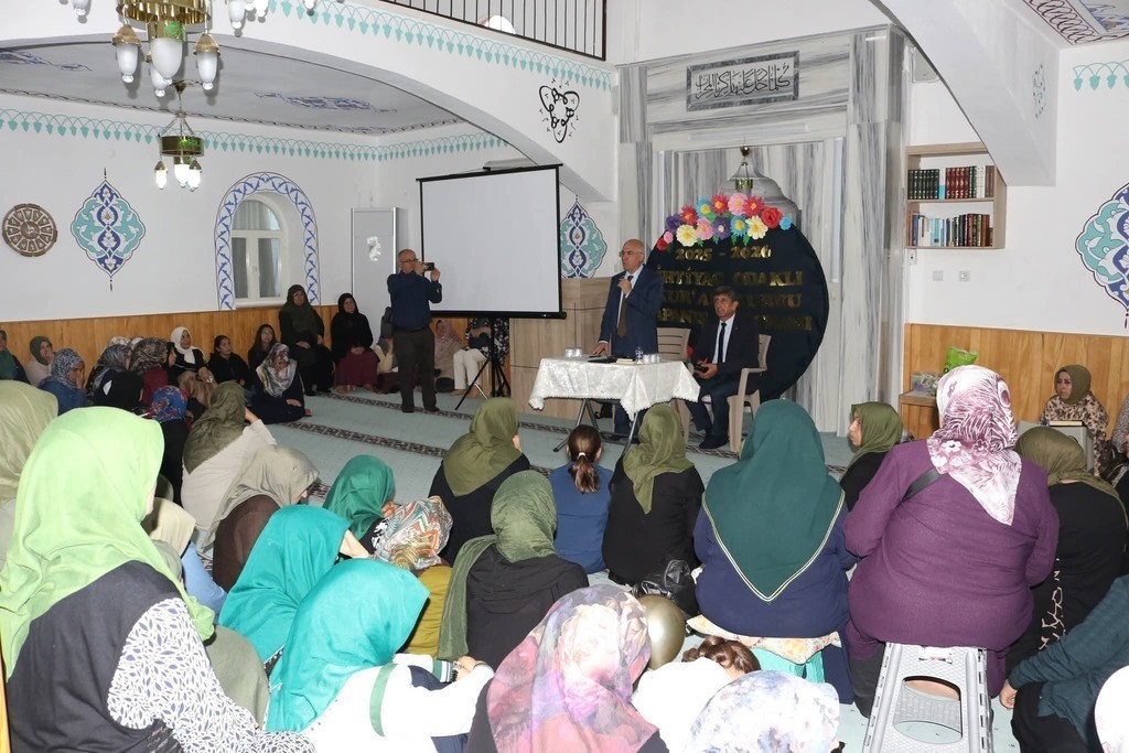 Anamur&rsquo;da 4-6 Yaş Kur&rsquo;an Kursu &ouml;ğrencilerinden yıl sonu g&ouml;sterisi
