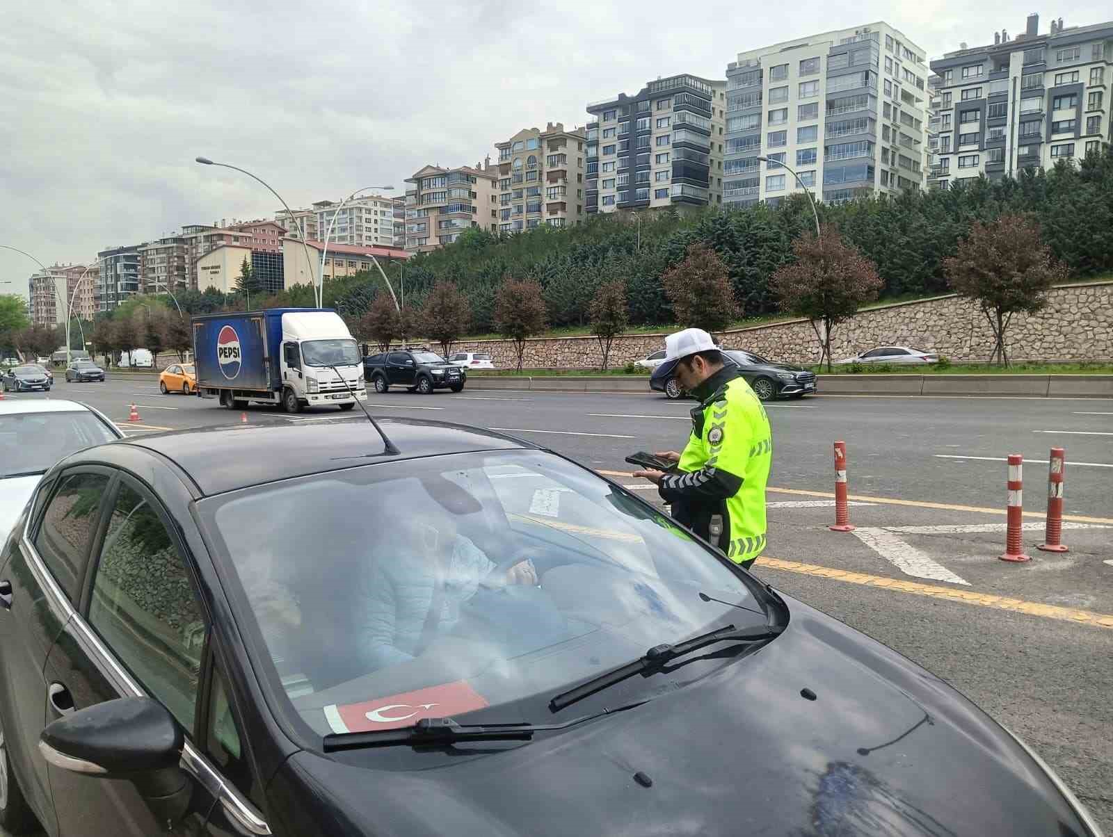 Ankara’da bayram tedbirleri başladı: Polis trafik denetimi gerçekleştirdi