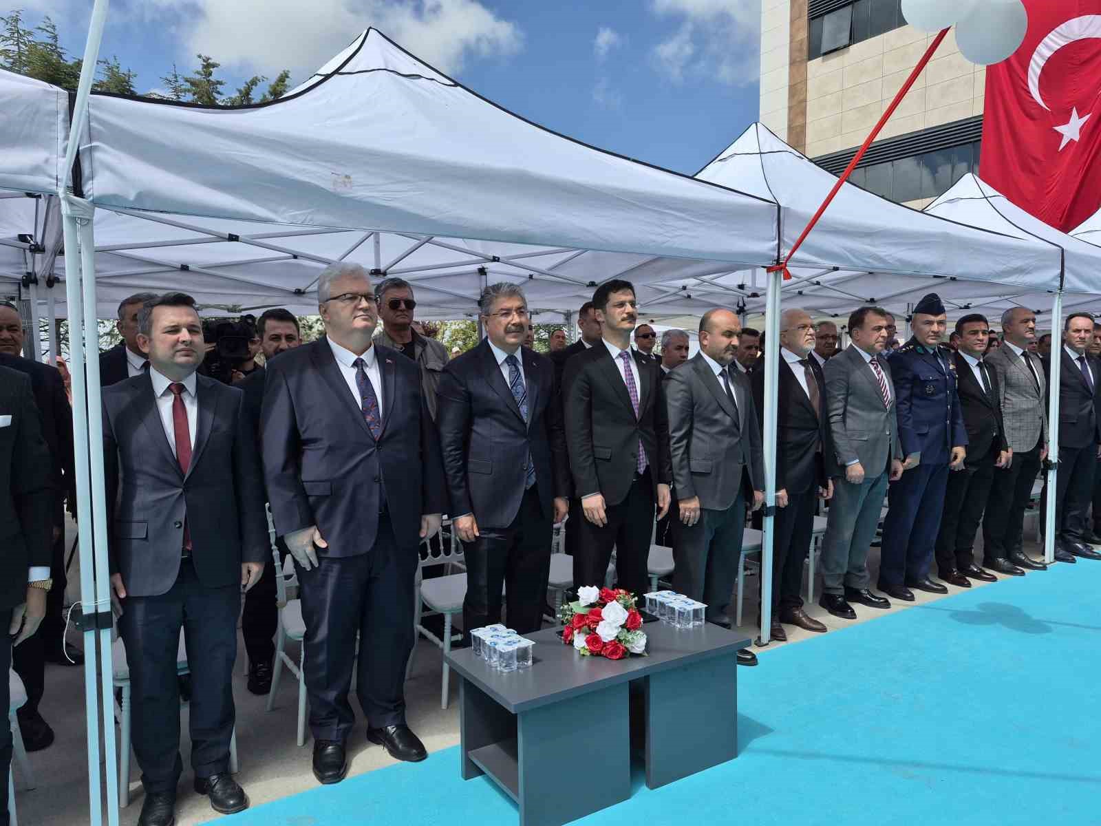 Sivrihisar Devlet Hastanesi, düzenlenen törenle açıldı