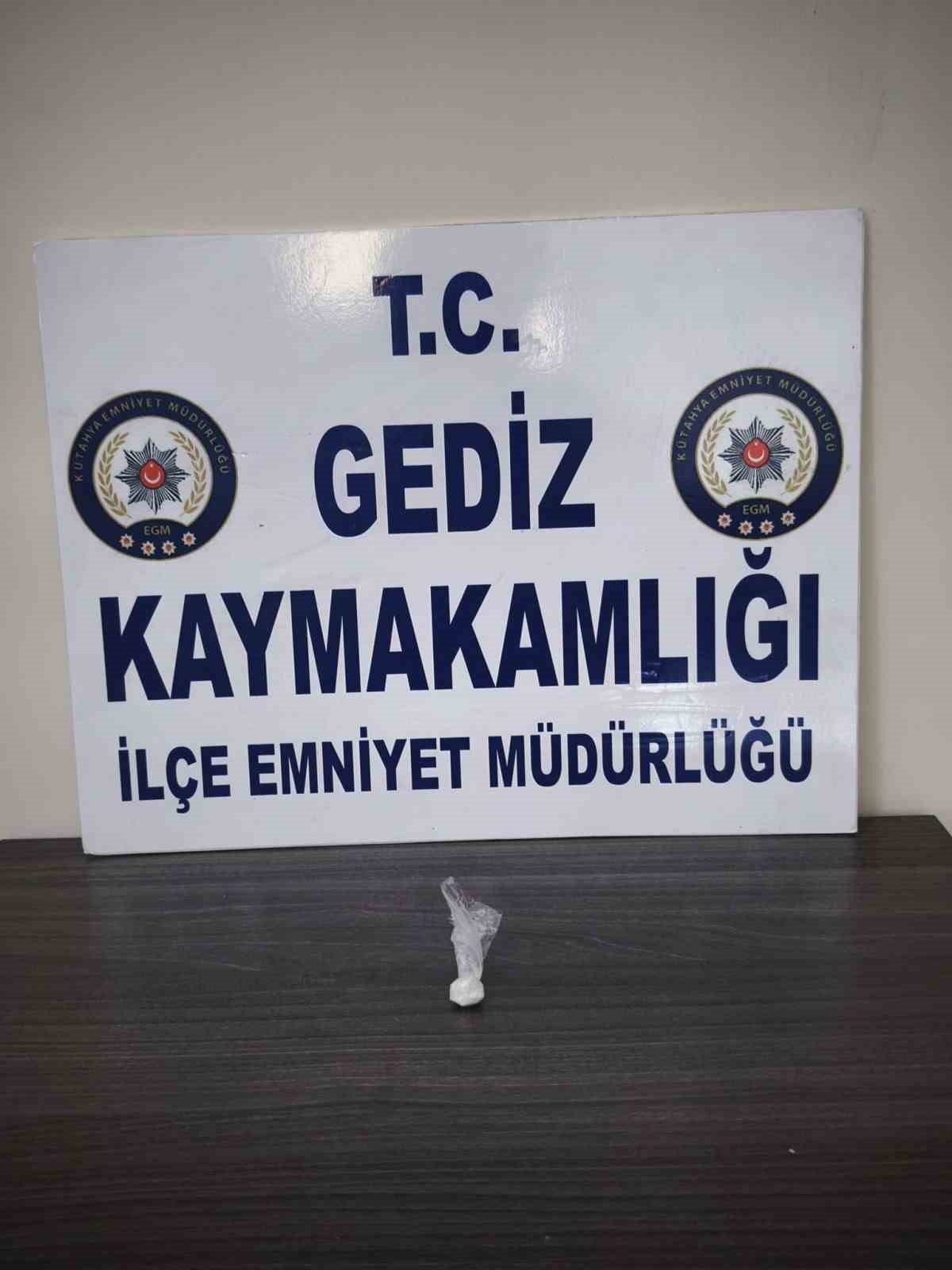 Gediz’de polis uyuşturucuya geçit vermiyor