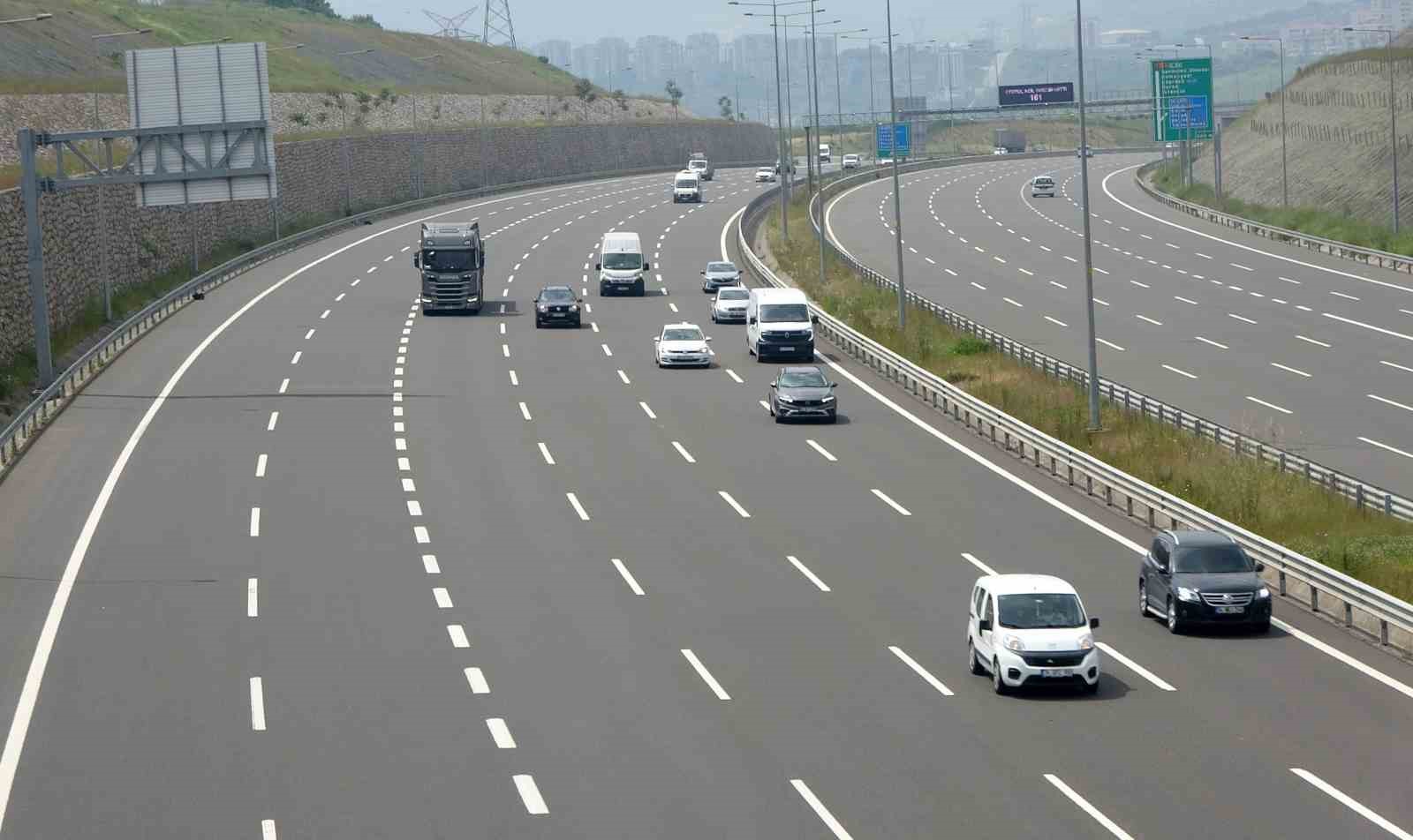 Kocaeli’de otoyollarda bayram tatili öncesi sakinlik yaşanıyor