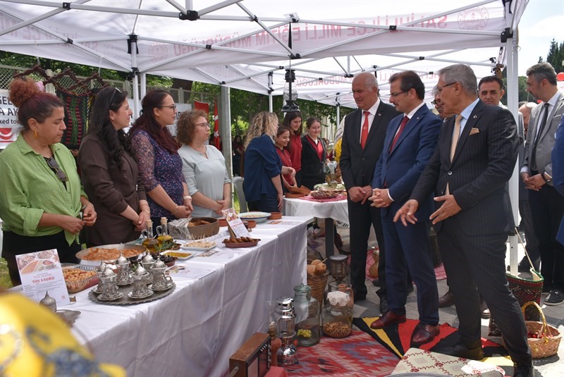 Salihli&rsquo;nin coğrafi işaretli lezzetleri tanıtıldı
