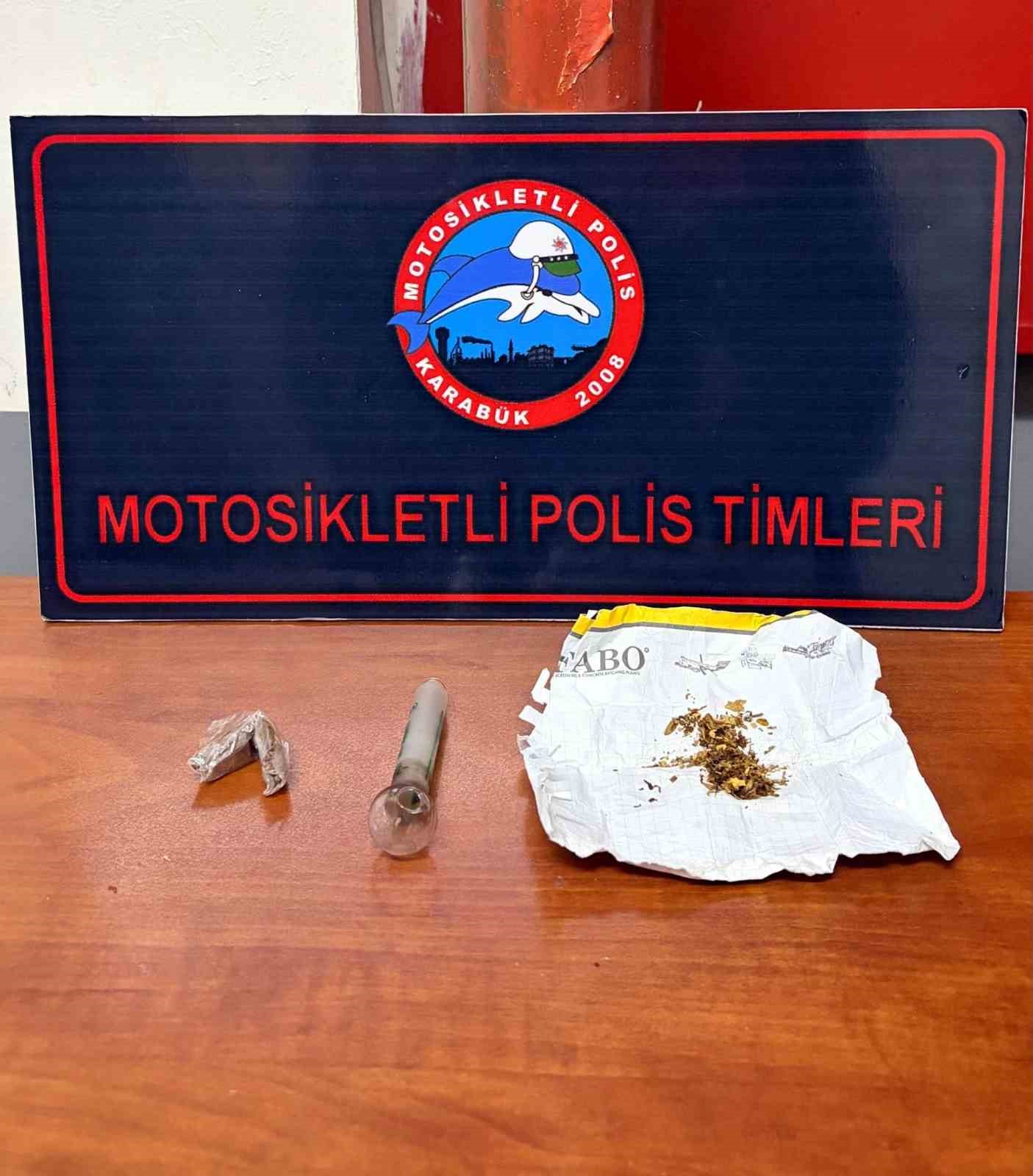 Karab&uuml;k&rsquo;te asayiş uygulamalarında 43 aranan şahıs yakalandı
