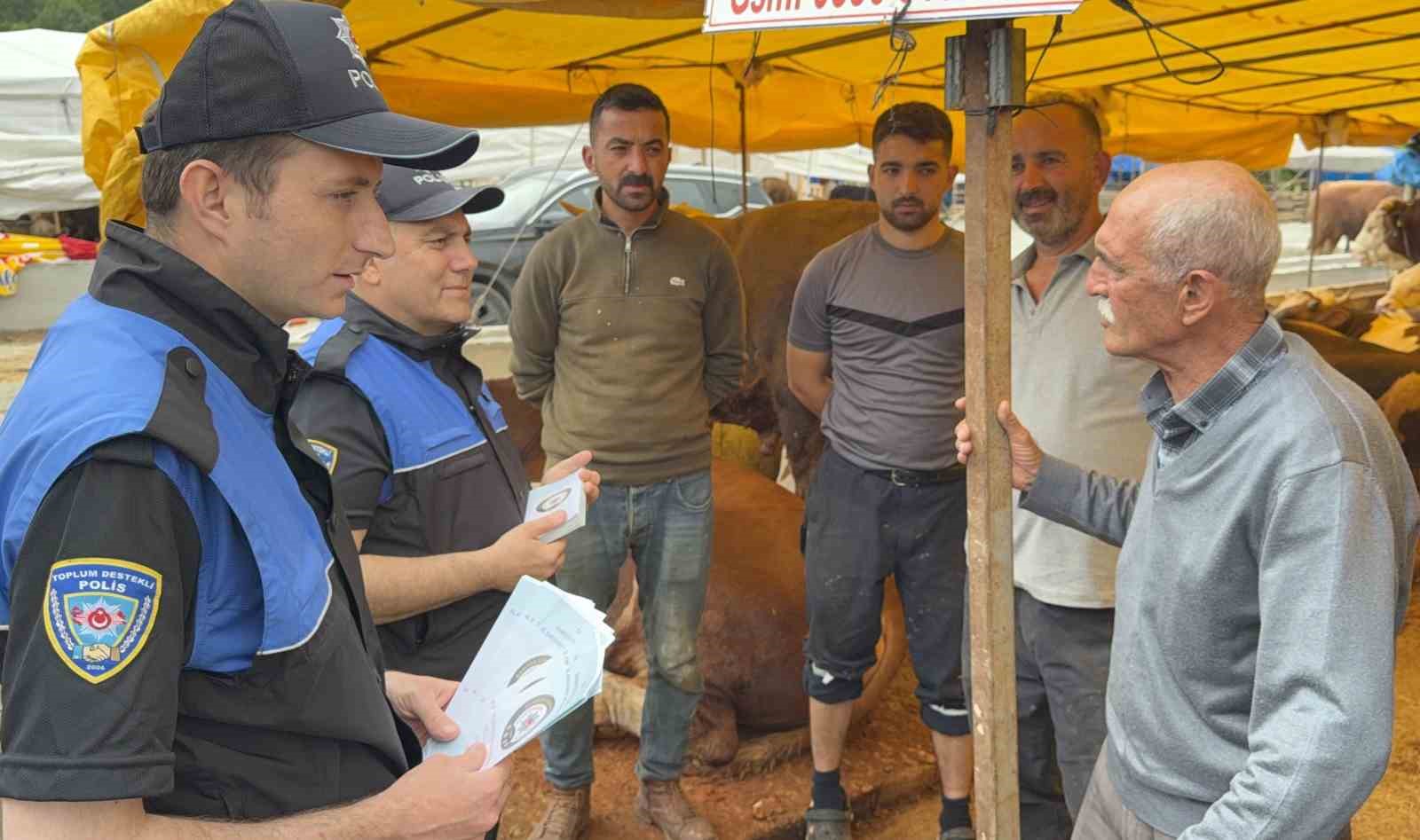Polis, kurban pazarında vatandaşları dolandırıcılığa karşı uyardı