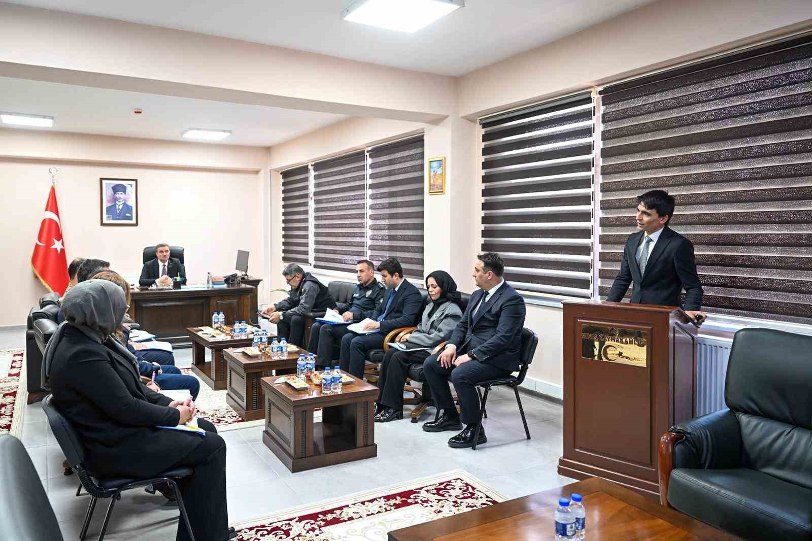 Hınıs&rsquo;ta jandarma hizmet binası t&ouml;renle a&ccedil;ıldı
