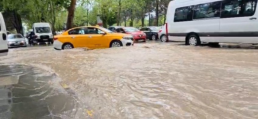Elazığ’da sağanak yağış etkili oldu