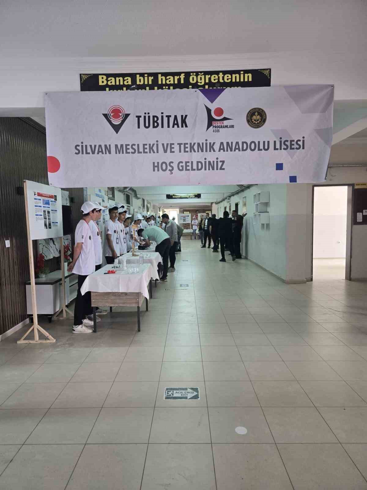 Silvan&rsquo;da T&Uuml;BİTAK 4006 Bilim Fuarı r&uuml;zgarı

