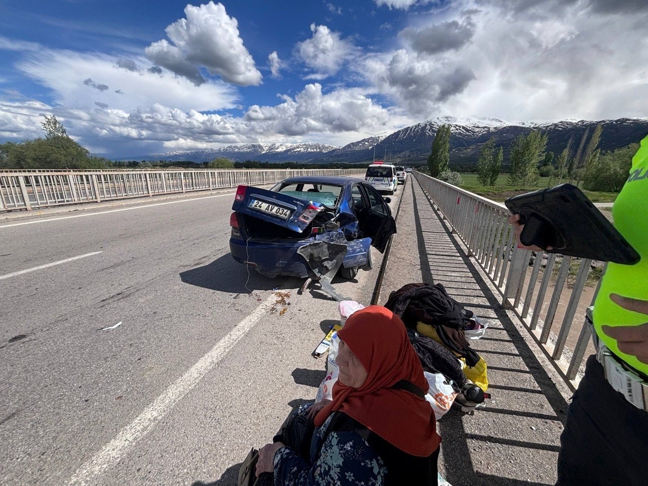 Erzincan-Çağlayan Karayolu’nda trafik kazası: 2 yaralı