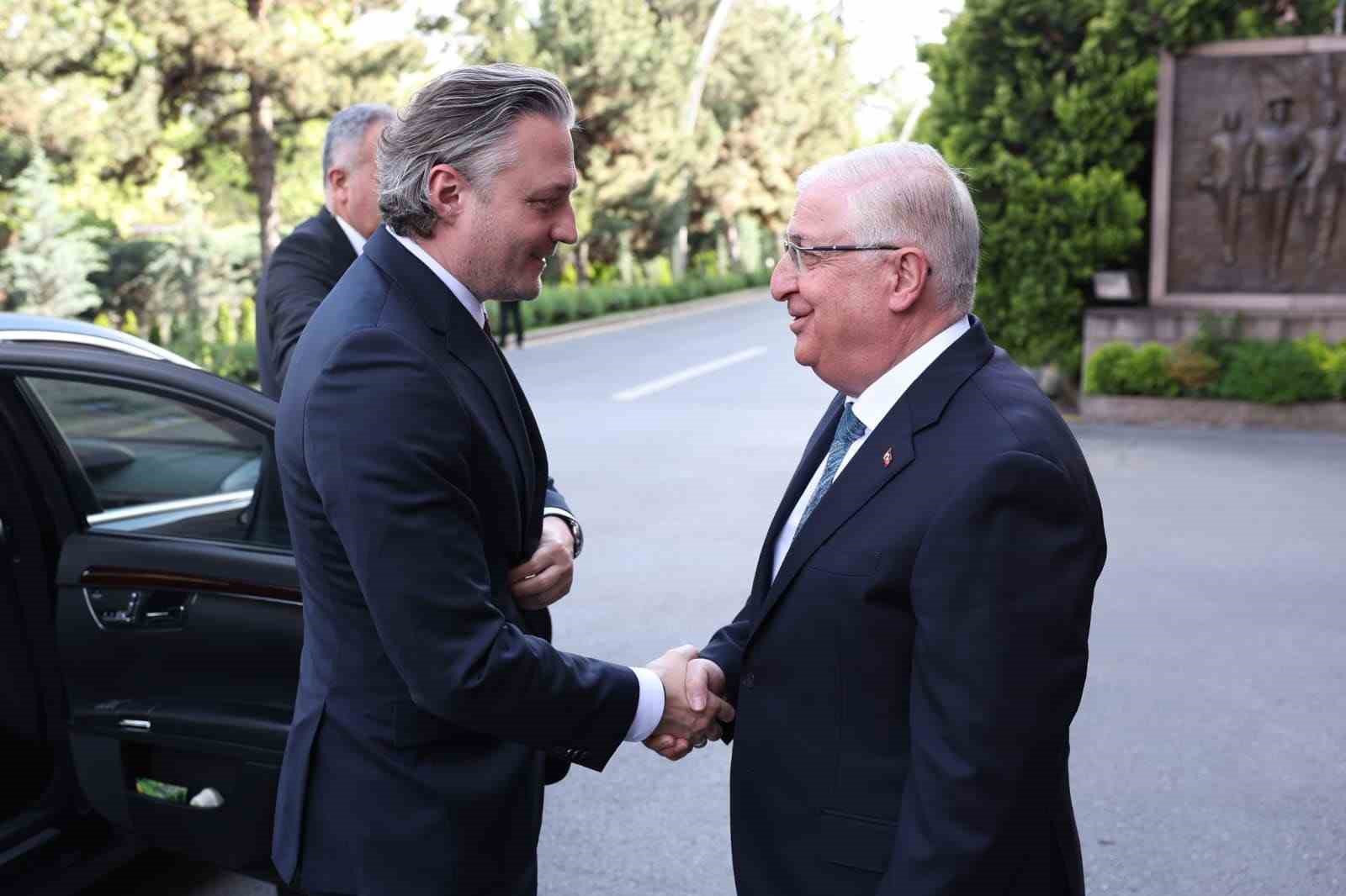 Bakan G&uuml;ler, Polonya Devlet Bakanı ve Milli G&uuml;venlik Kurulu B&uuml;rosu Başkanı Grodecki ile g&ouml;r&uuml;şt&uuml;
