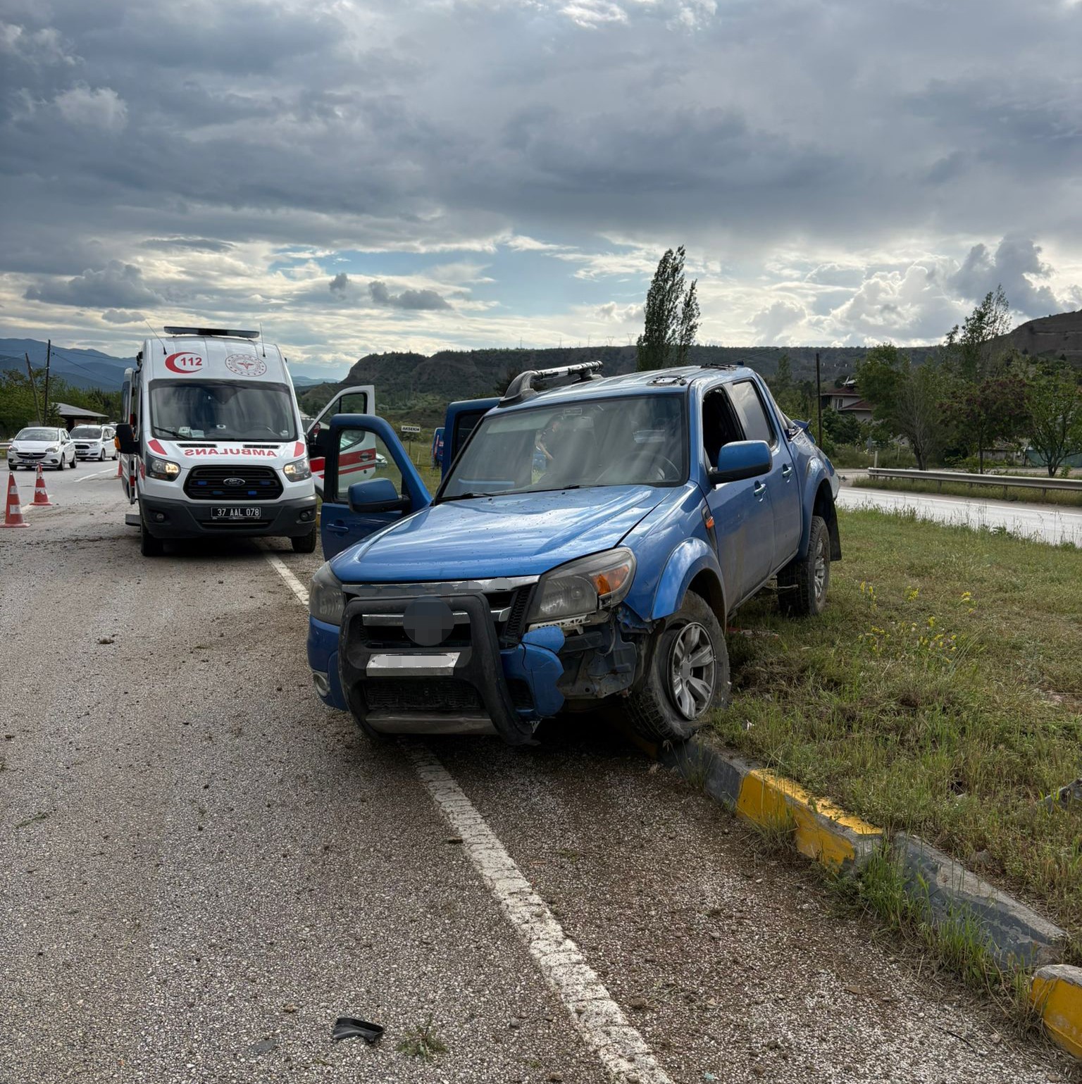 Kastamonu’da yoldan çıkan kamyonet takla attı: 4 yaralı