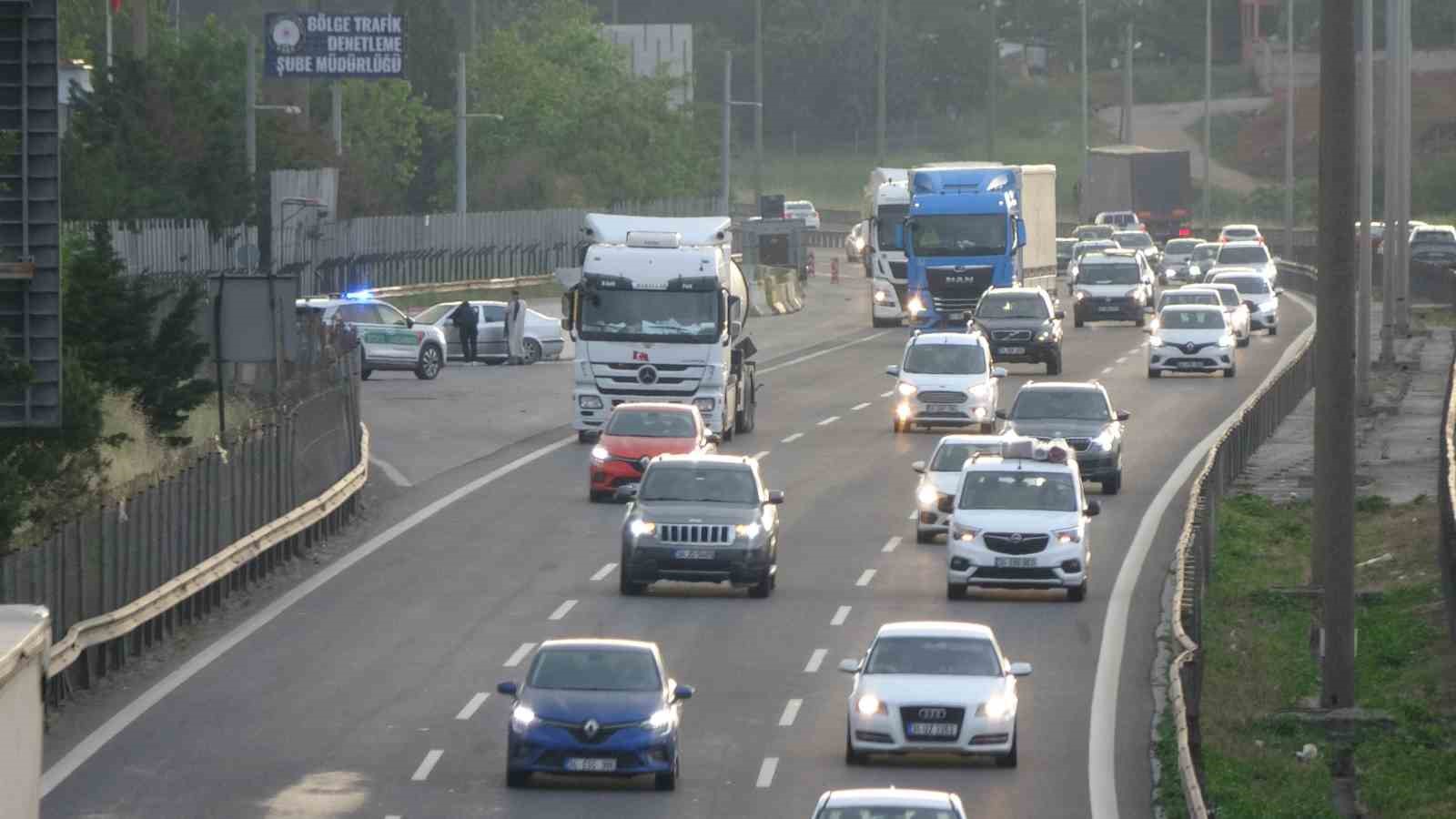 Kocaeli’de mesai bitimiyle TEM’de hareketlilik başladı