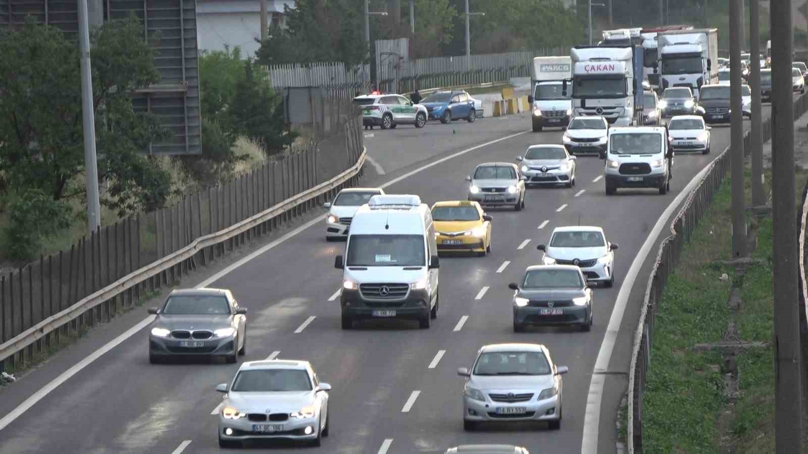 Kocaeli&rsquo;de mesai bitimiyle TEM&rsquo;de hareketlilik başladı
