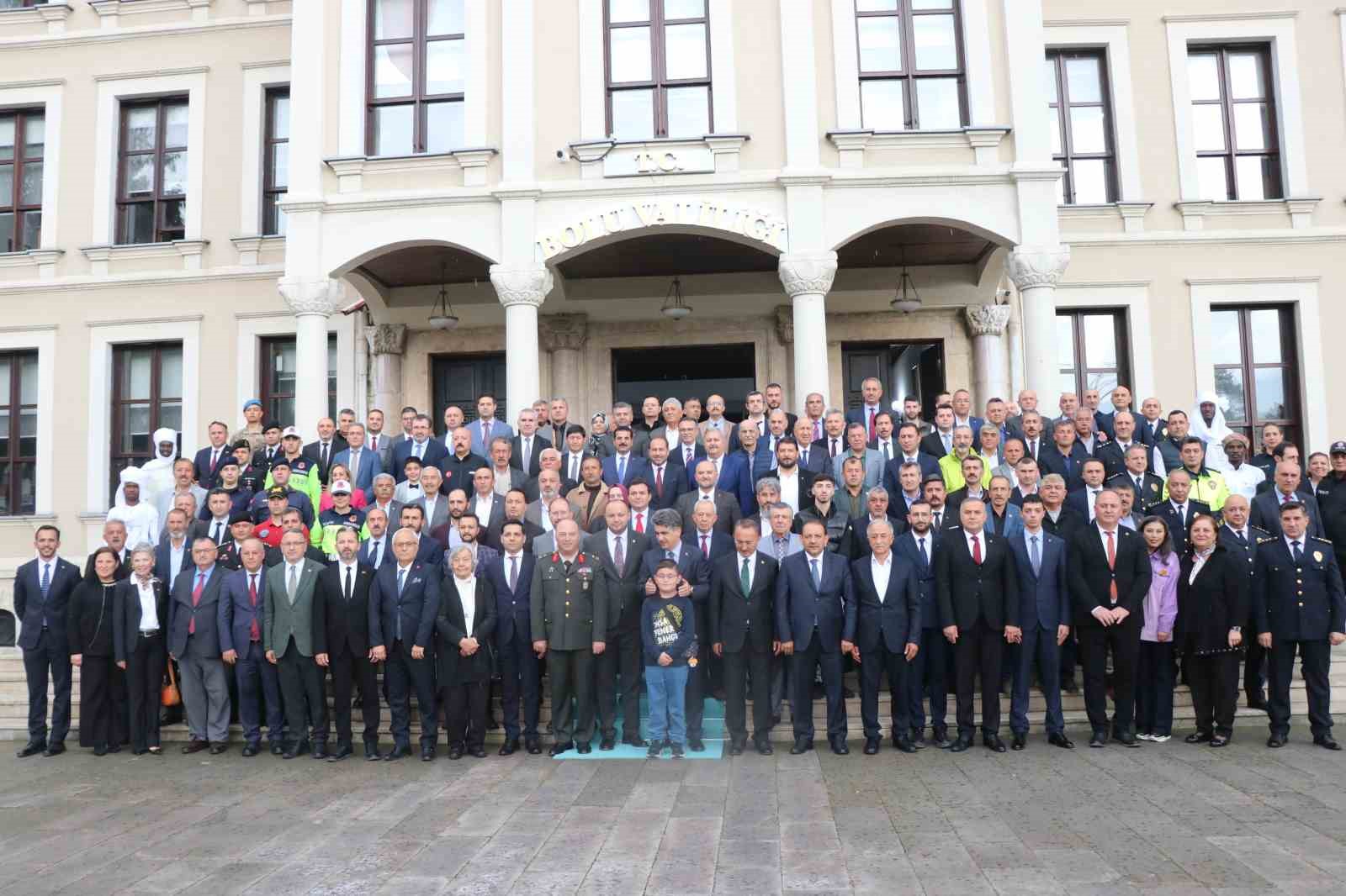 Bolu’da protokol bayramlaştı