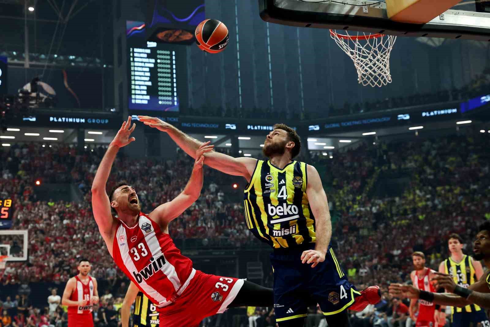 Euroleague Final Four: Olympiakos: 79 - Fenerbah&ccedil;e Beko: 61
