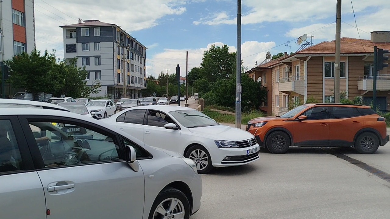 Bayram yolculuğu başladı: Yollarda yoğunluk arttı
