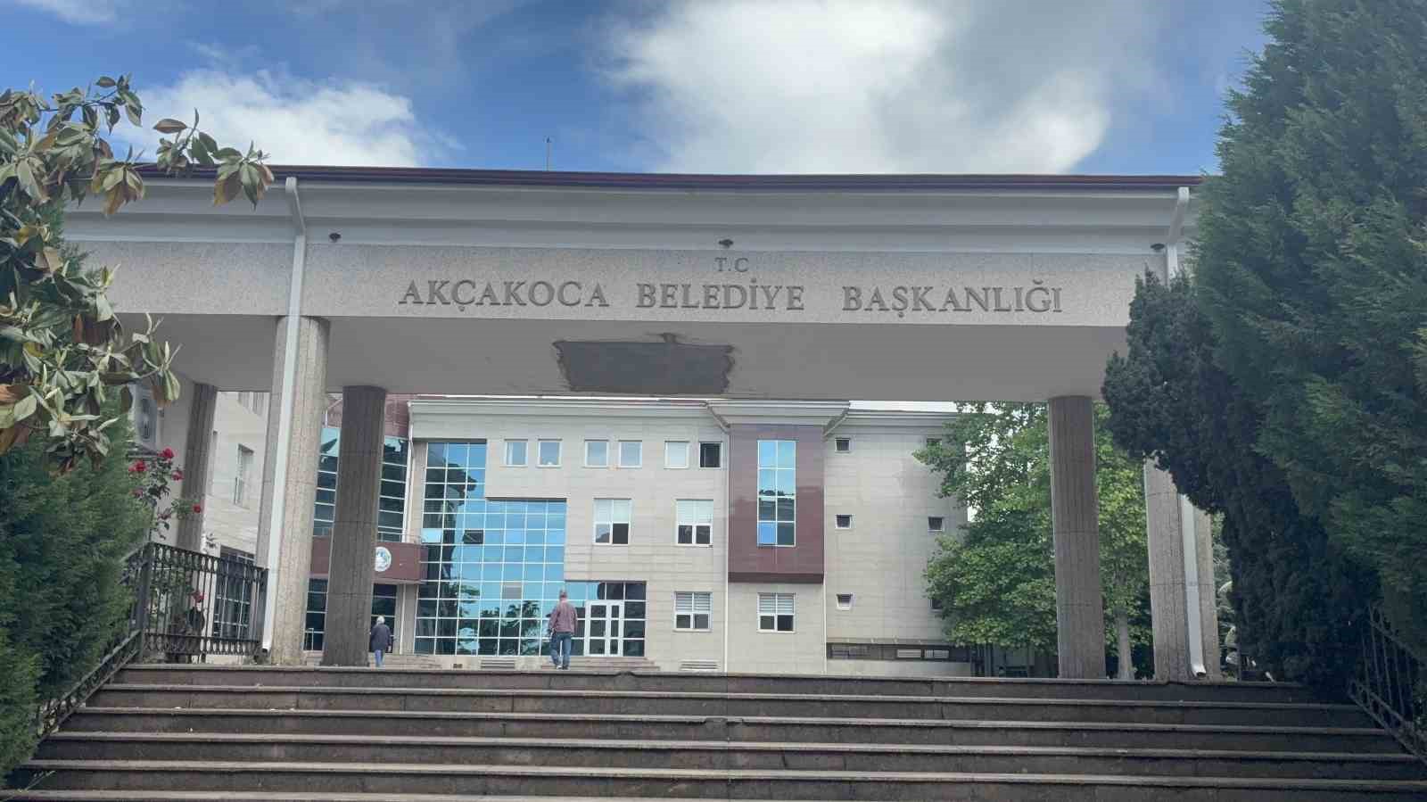 Akçakoca Belediye Başkanı Albayrak, gözaltına alındı