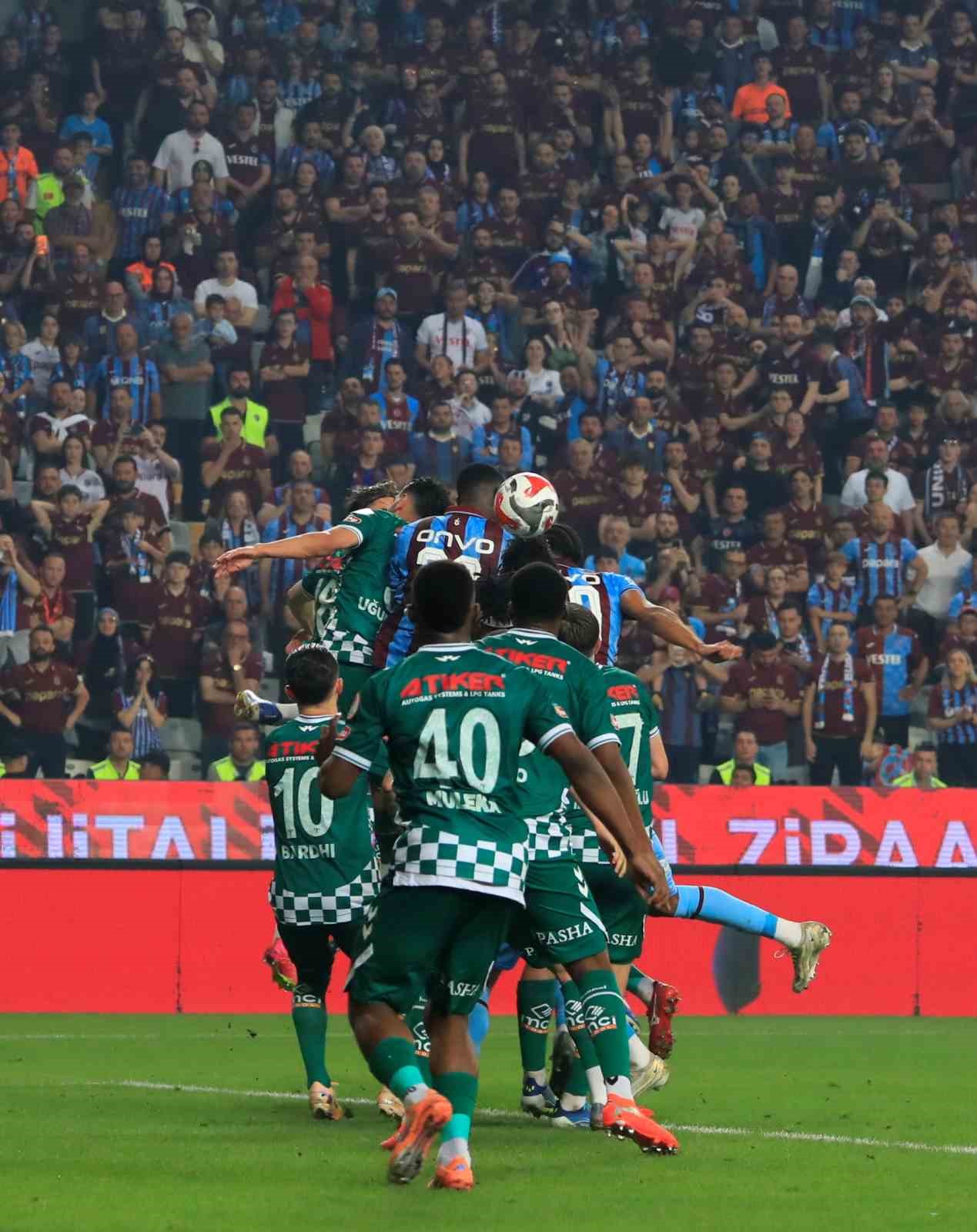 Ziraat T&uuml;rkiye Kupası: Trabzonspor: 1 - Konyaspor 0 (İlk yarı)
