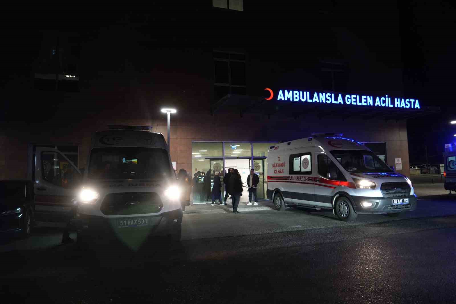 Niğde&rsquo;de aile kavgası kanlı bitti: Kayınpeder ağır yaralandı

