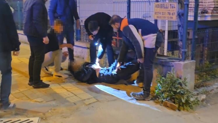 Kütahya’da iki genç bıçaklı saldırıda yaralandı